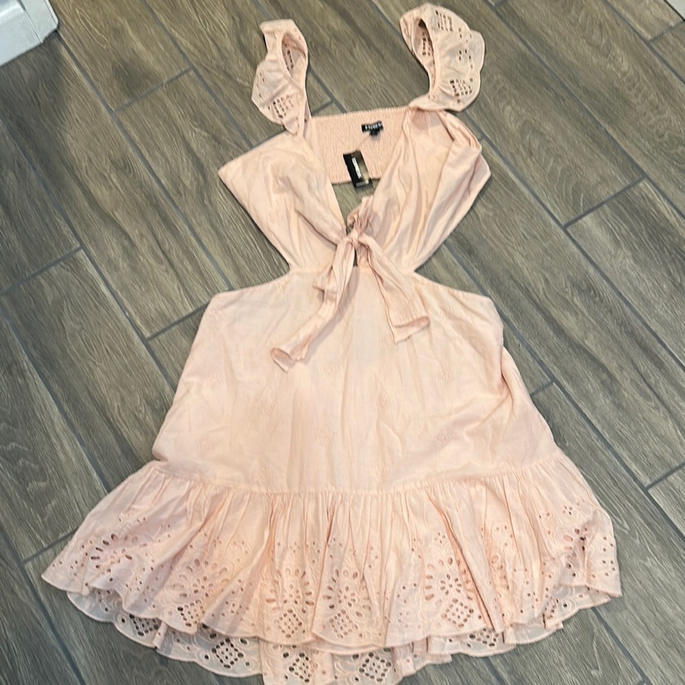 Express NWT Peach tie front cotton sundress. Backless w/ eyelet sleeves Size XL